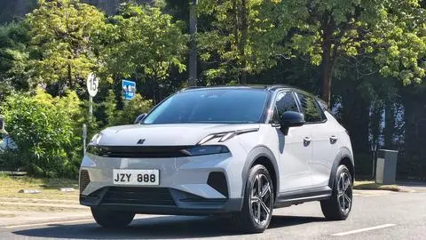 Lynk & Co 06 EM-P 2024