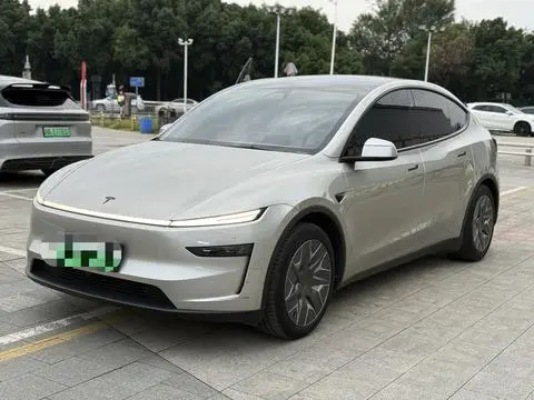 Tesla Model Y L 2026