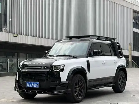 Land Rover Defender 2024
