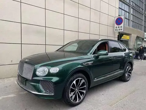 Bentley 添越 2021 — фото 1