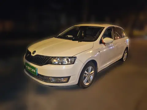 Skoda Rapid Spaceback 2014