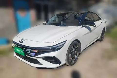 Hyundai Elantra 2023