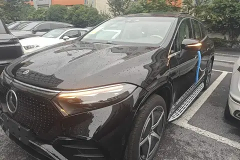 Mercedes-Benz EQS SUV 2024