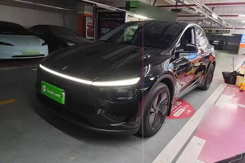 Tesla Model Y 2025