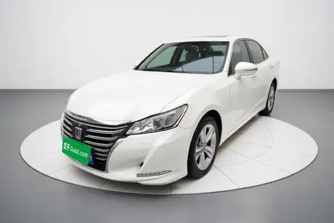 Toyota Crown 2015