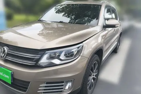 Volkswagen Tiguan 2015