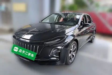Hongqi E-QM5 2024