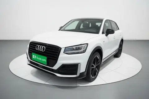 Audi Q2L 2019