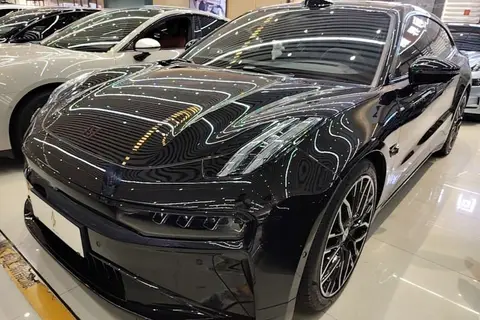 ZEEKR 001 2024