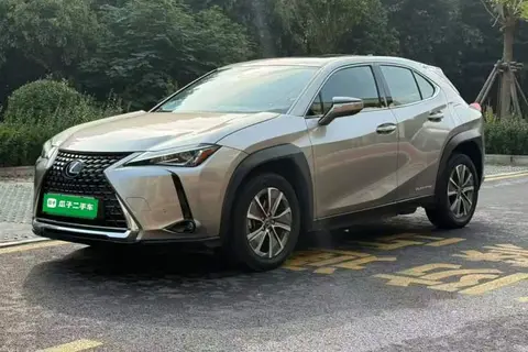 Lexus UX 2021