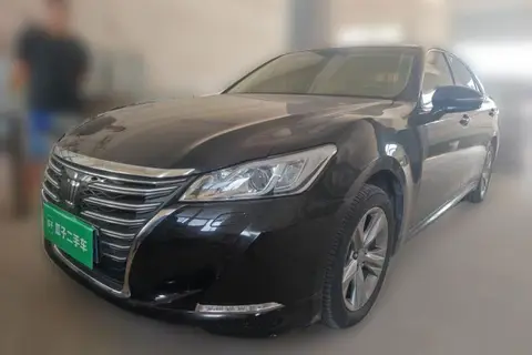Toyota Crown 2017