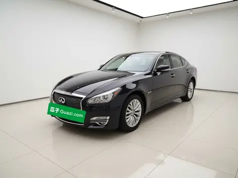 Infiniti Q70 2015
