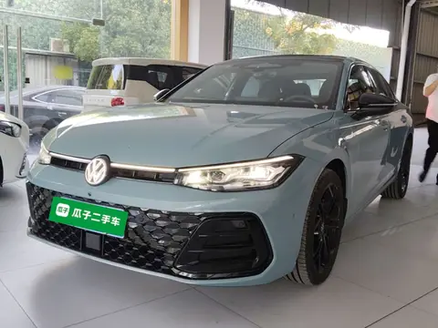 Volkswagen Passat 2025
