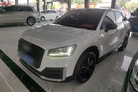 Audi Q2L 2020