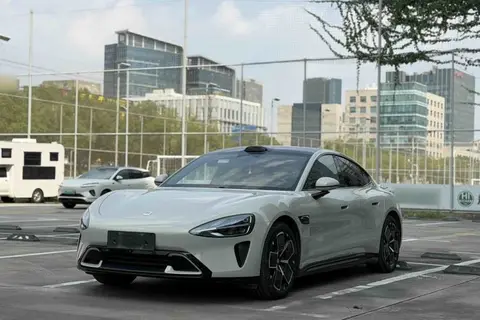 Xiaomi SU7 2024
