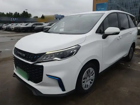 Maxus EUNIQ 5 2021