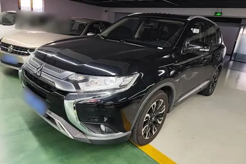 Mitsubishi Outlander 2020