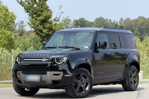 Land Rover Defender 2024