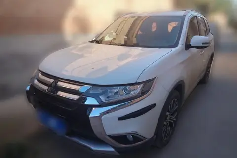 Mitsubishi Outlander 2016