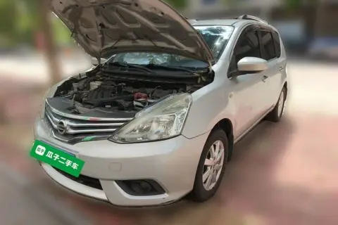 Nissan Livina 2015