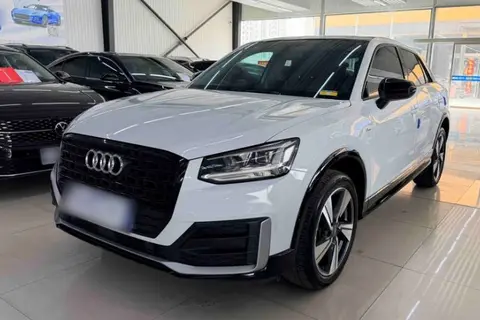 Audi Q2L 2020