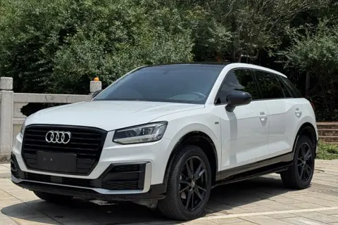 Audi Q2L 2019