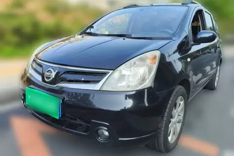 Nissan Livina 2010