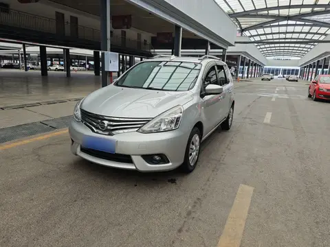 Nissan Livina 2015