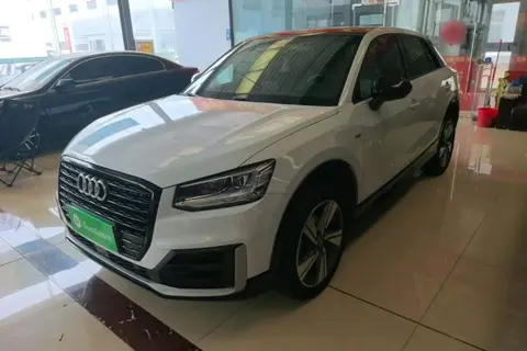 Audi Q2L 2019