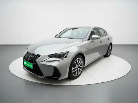 Lexus IS 2019