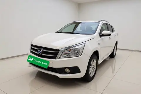 Venucia T70 2015