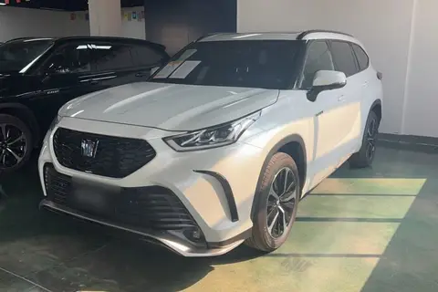 Toyota Crown Kluger 2023