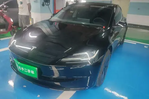 Tesla Model 3 2025