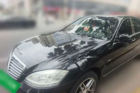 Mercedes-Benz S-Class 2012