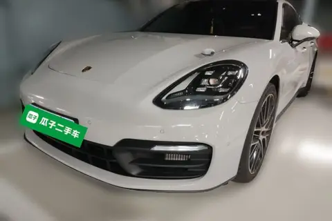 Porsche Panamera 2023