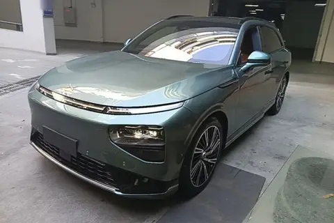 XPeng G9 2025