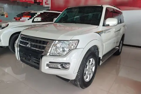 Mitsubishi Pajero 2018