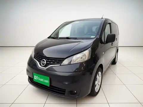 Nissan NV200 2011