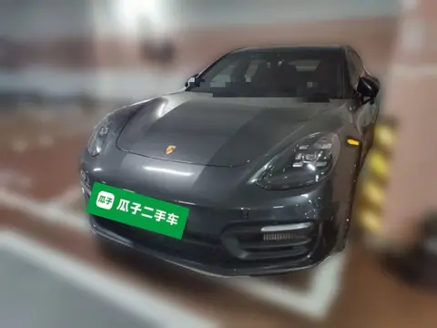 Porsche Panamera 2021
