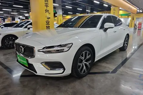 Volvo S60 2025