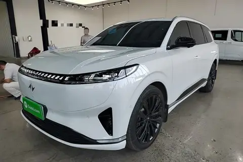 Dongfeng eπ 008 2025