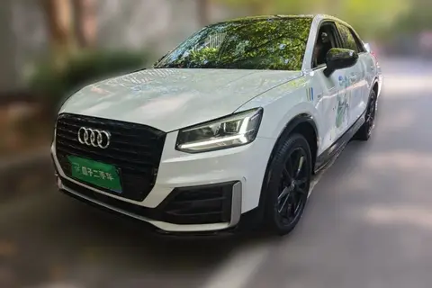 Audi Q2L 2021