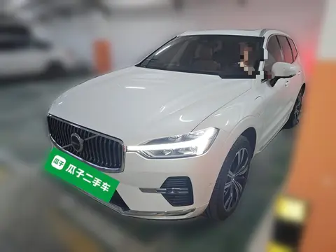 Volvo XC60 2022