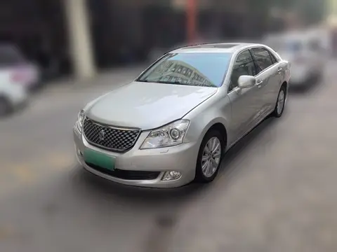 Toyota Crown 2011