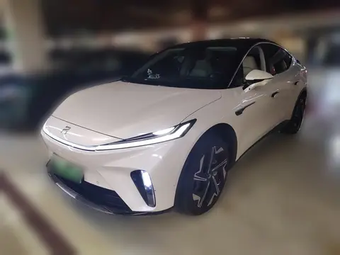 Rising Auto R7 2022