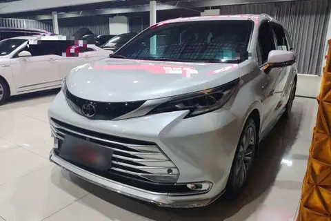 Toyota SIENNA 2024