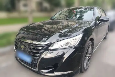 Toyota Crown 2018
