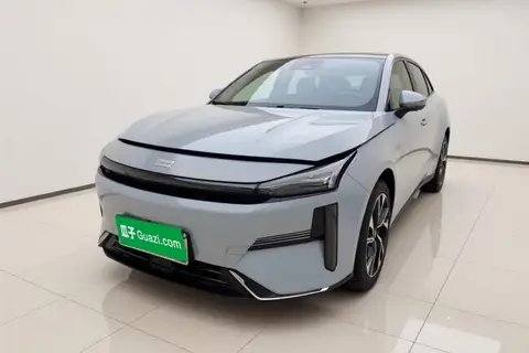 Geely L6 2023