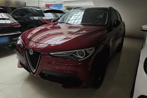 Alfa Romeo Stelvio 2017