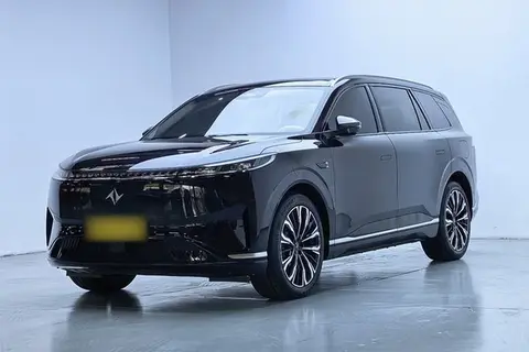 Dongfeng eπ 008 2025